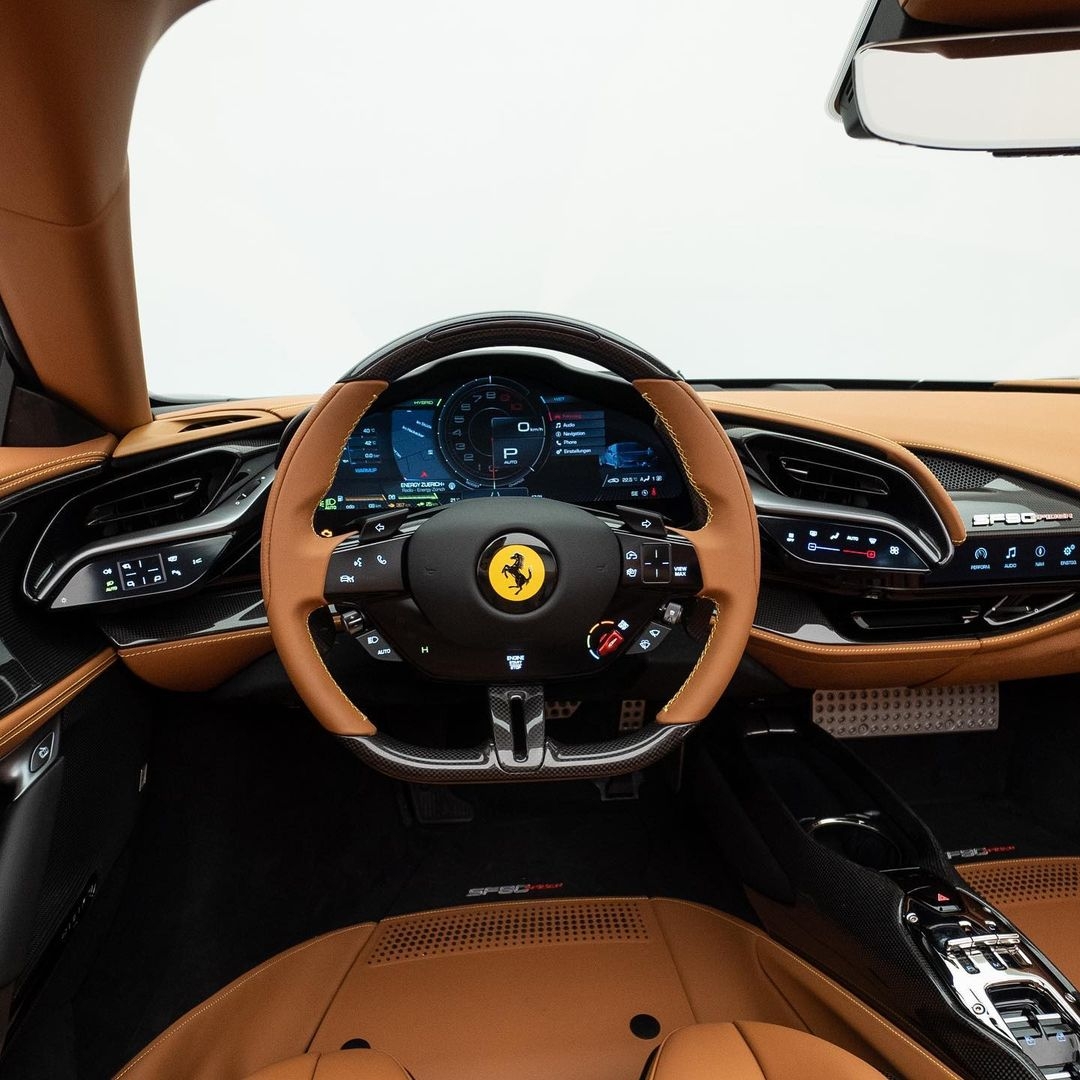 梅赛德斯力克法拉利，皮亚斯特里惊艳四座