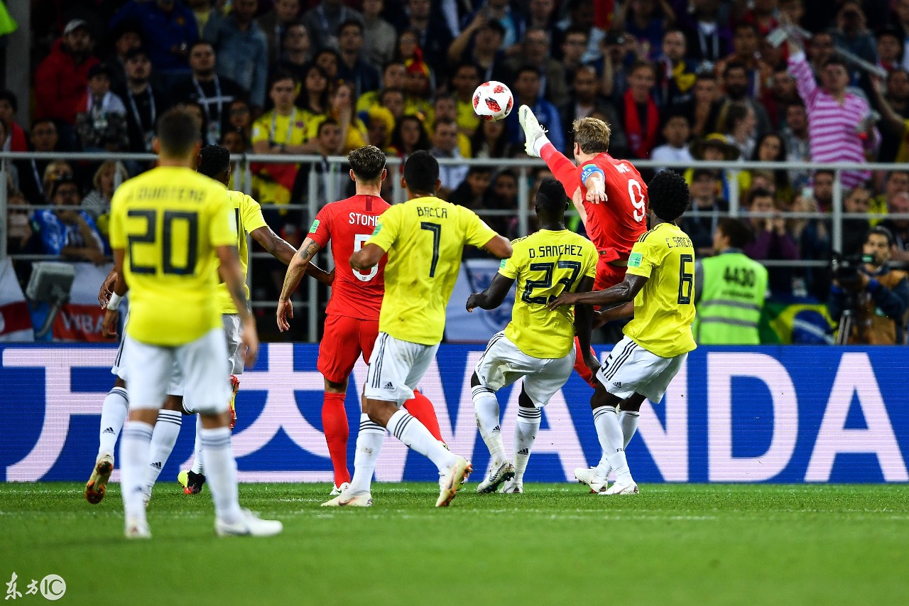 英格兰队力克瑞典队，梁靖崑关键制胜