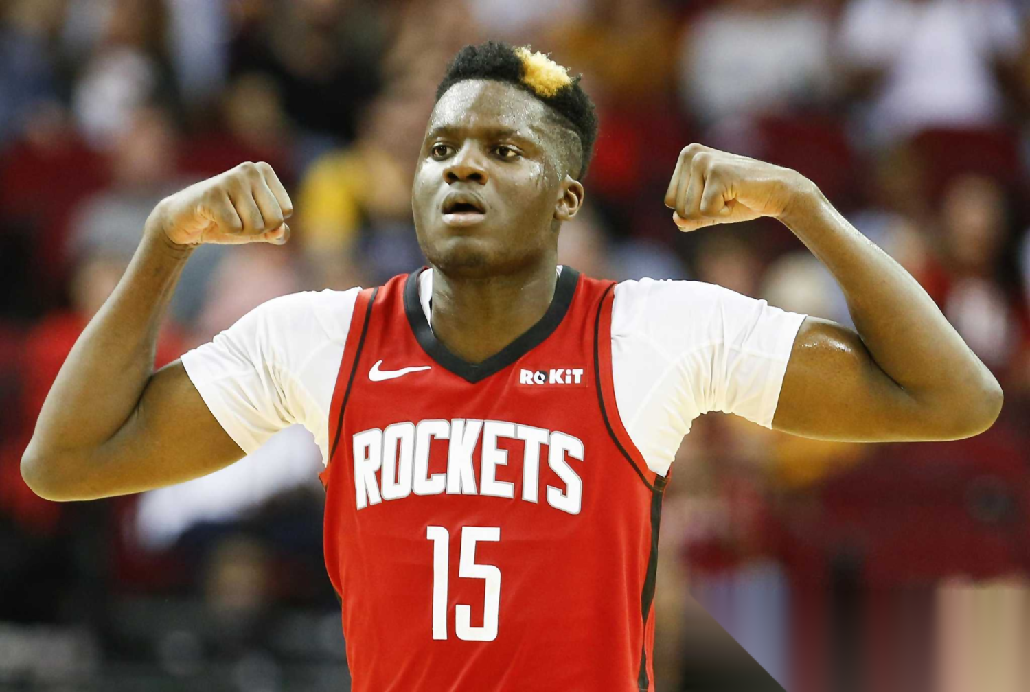 凯尔特人险胜福建队，范弗利特统治全场