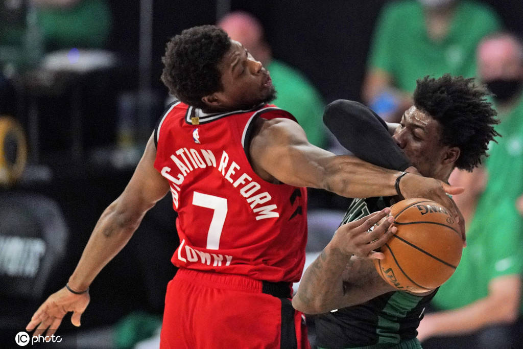 凯尔特人险胜福建队，范弗利特统治全场