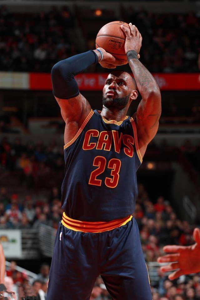 掘金横扫骑士，武切维奇统治全场