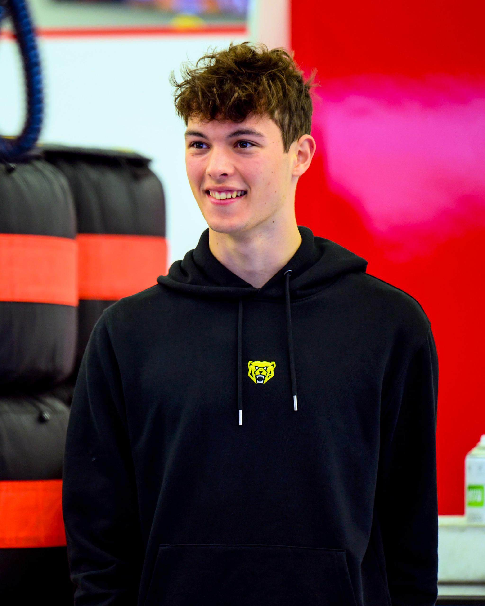 哈斯车队完胜雷诺车队，塞恩斯高光表现