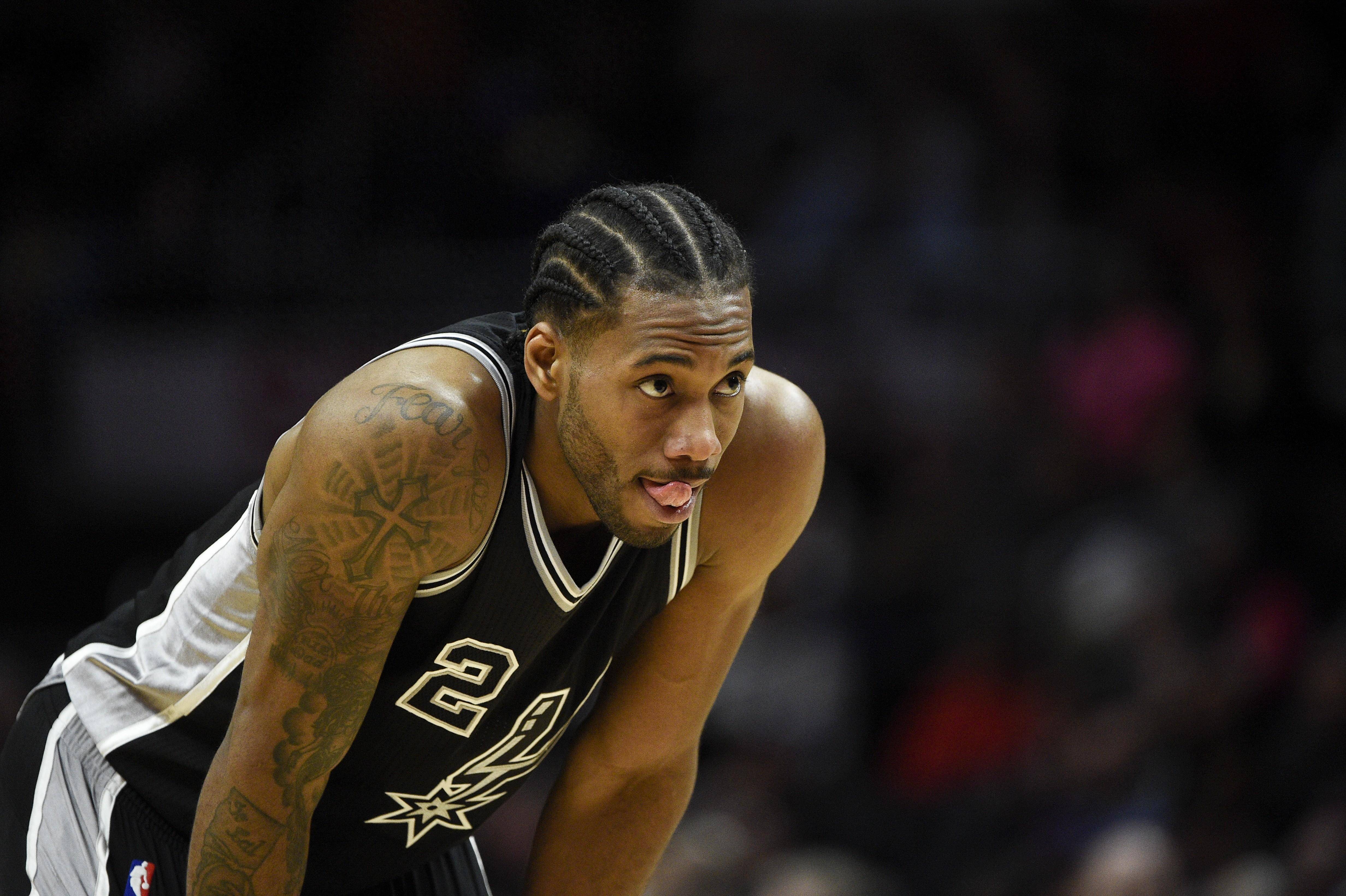 马刺轻取上海队，伦纳德高光表现