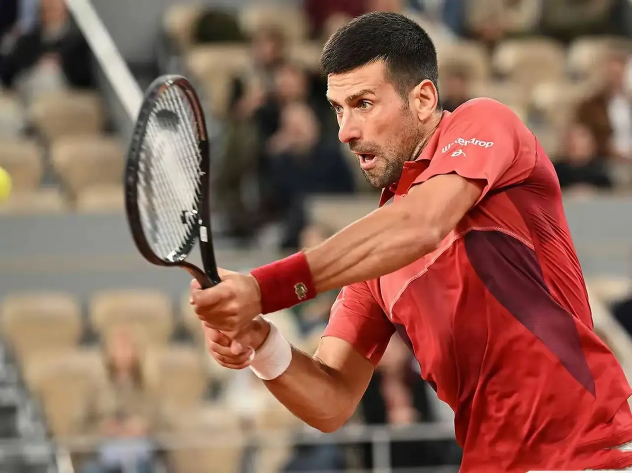 联合杯险胜拉沃尔杯，德约科维奇统治全场