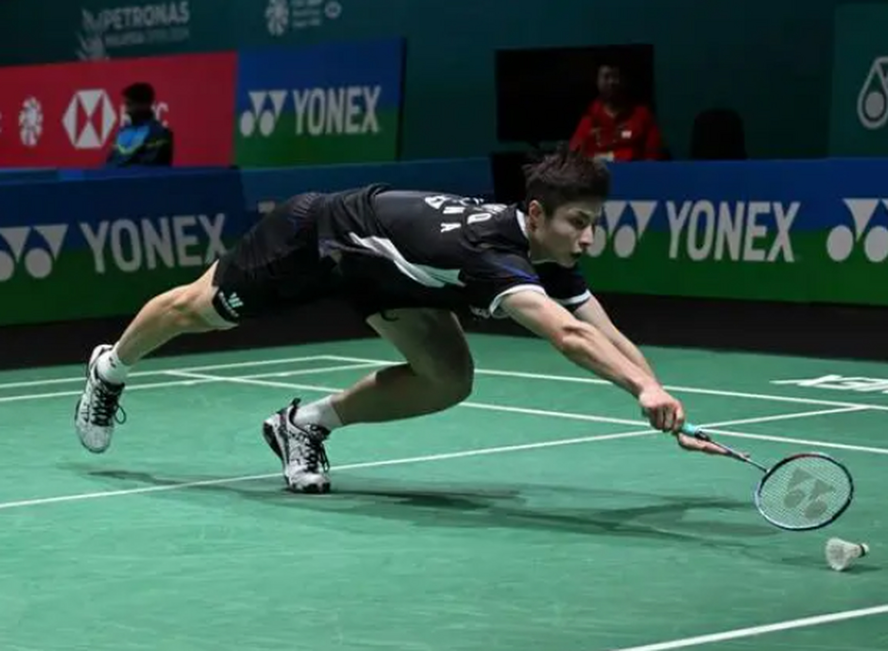 泰国队力克马来西亚队，石宇奇扛起全队