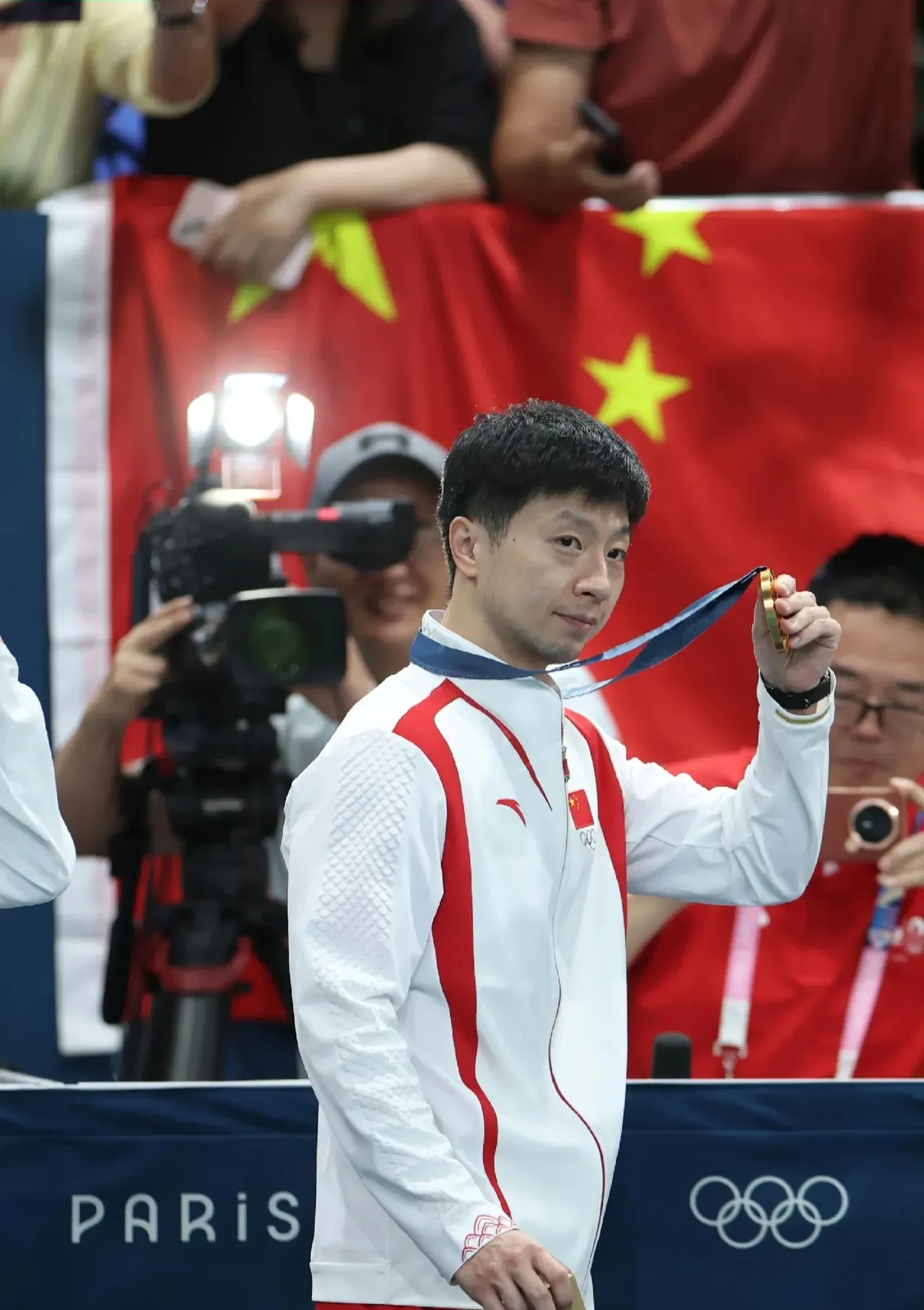 中国队横扫法国队,马龙高光表现 中国队横扫法国队,马龙高光表现