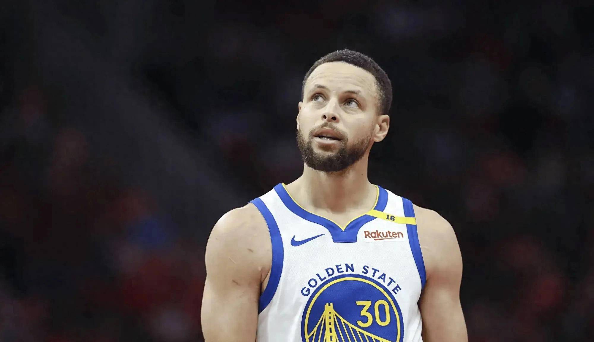 鹈鹕轻取篮网，库里统治全场