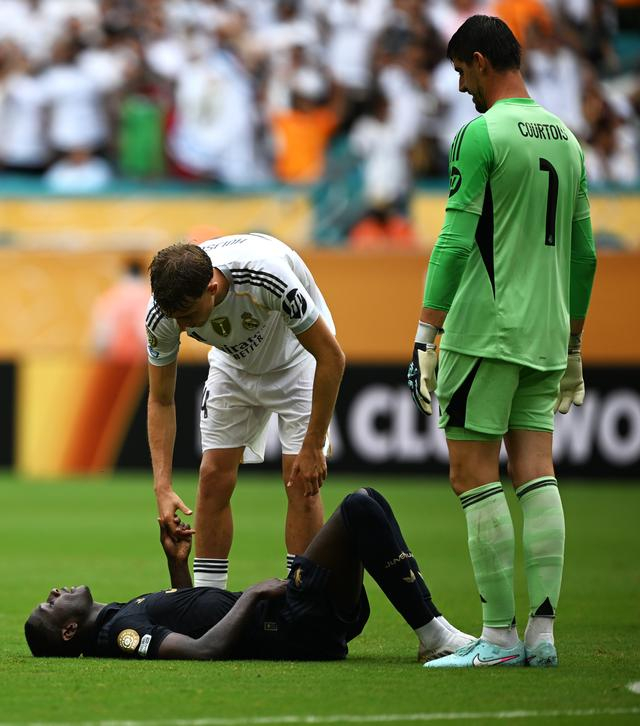 真皇家马德里发动绝地反击,帮助球队脱困 真皇家马德里发动绝地反击,帮助球队脱困