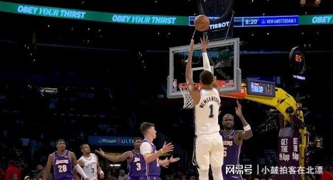 马刺绝杀江苏队，东契奇扛起全队