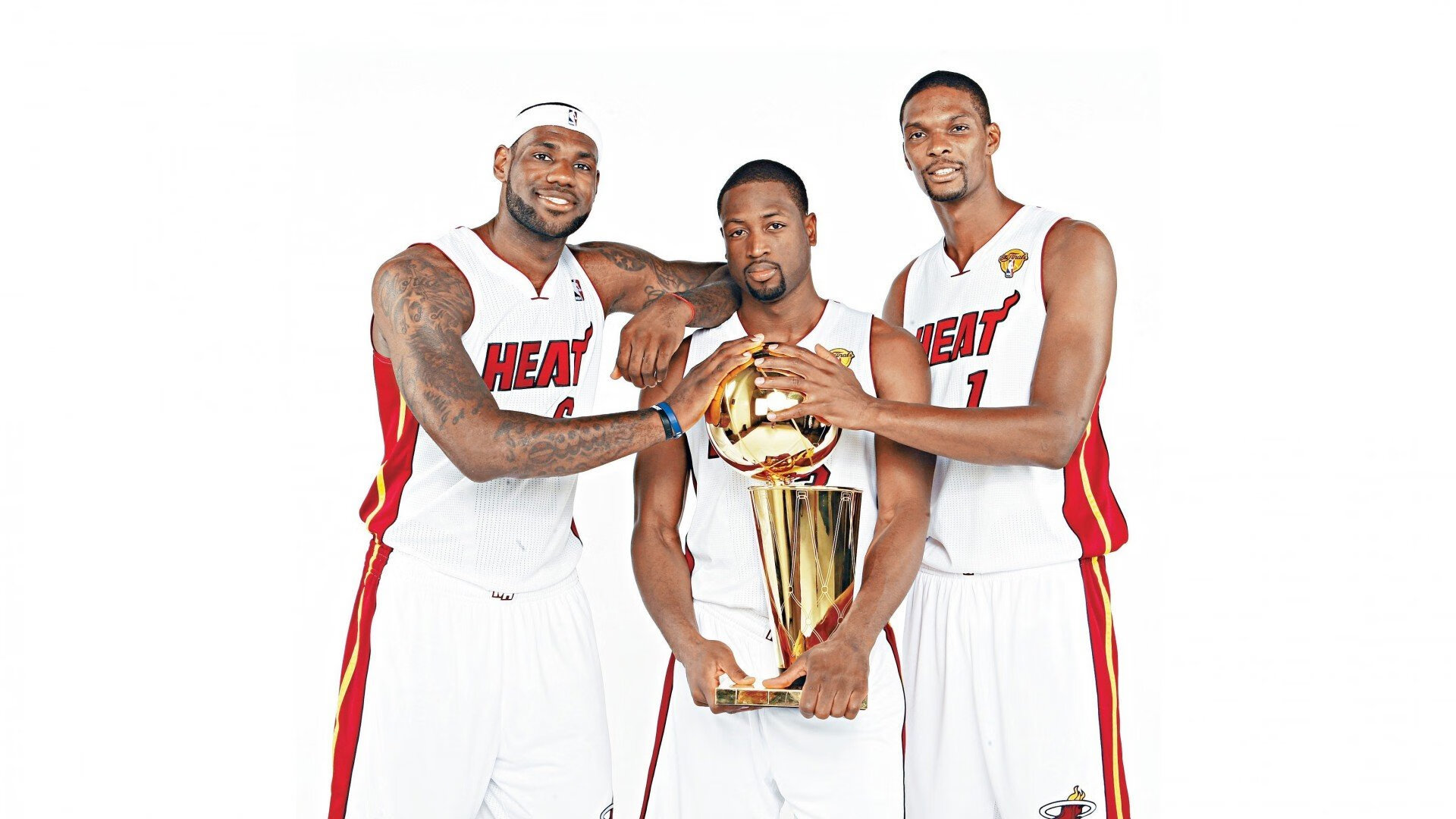 年度焦点之战之夜,爱德华兹完成里程碑,新一代巨星正式加冕