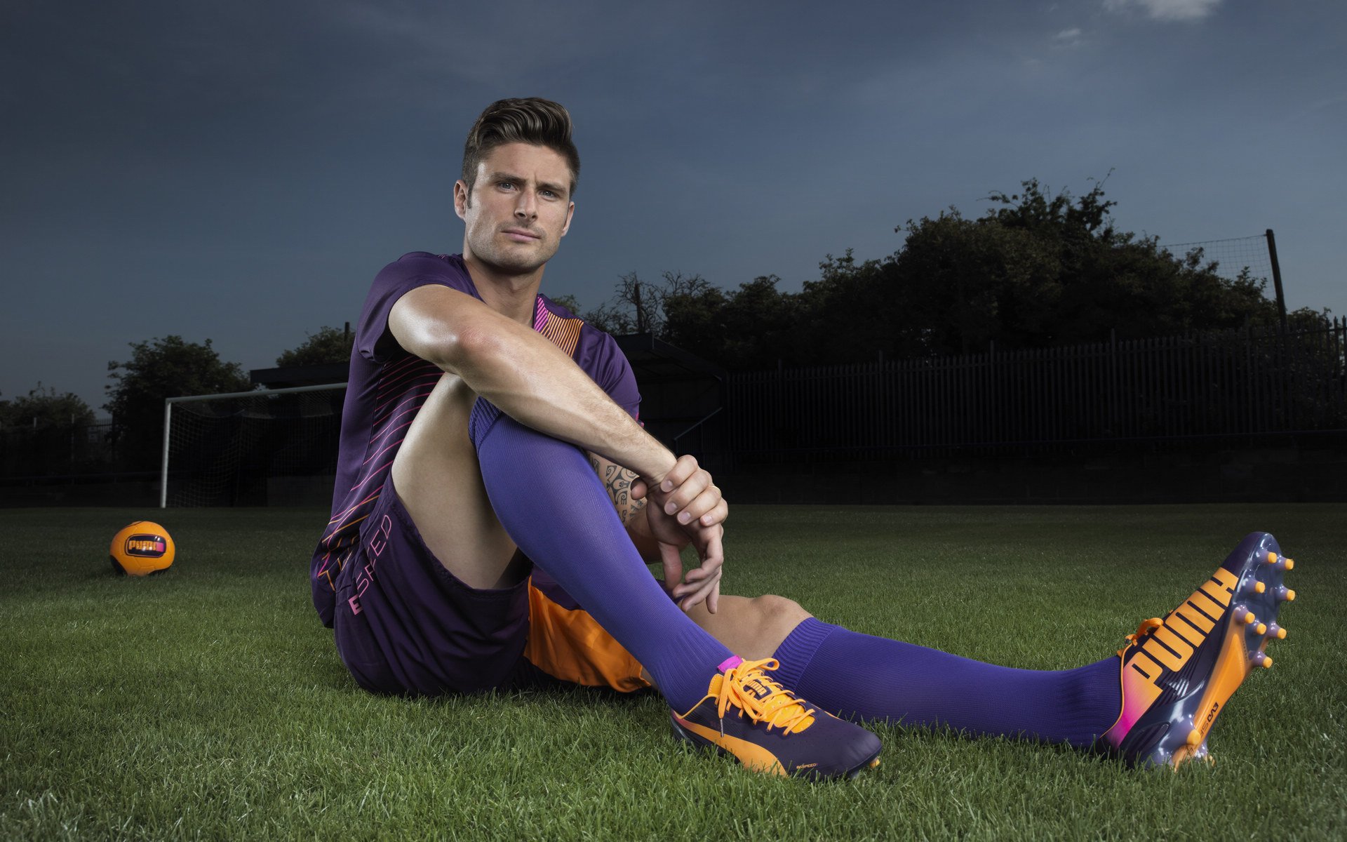 步行者巅峰对决力克灰熊，霍勒迪在焦点战中证明自我